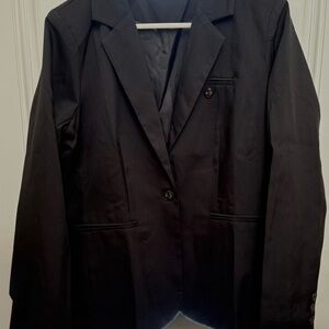 Classic Black 2 piece Pant Suit, Never Worn XL